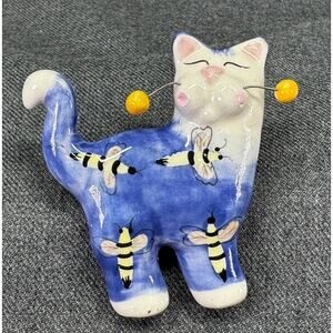 Vintage Lacombe Cat with Bees Pottery  Brooch